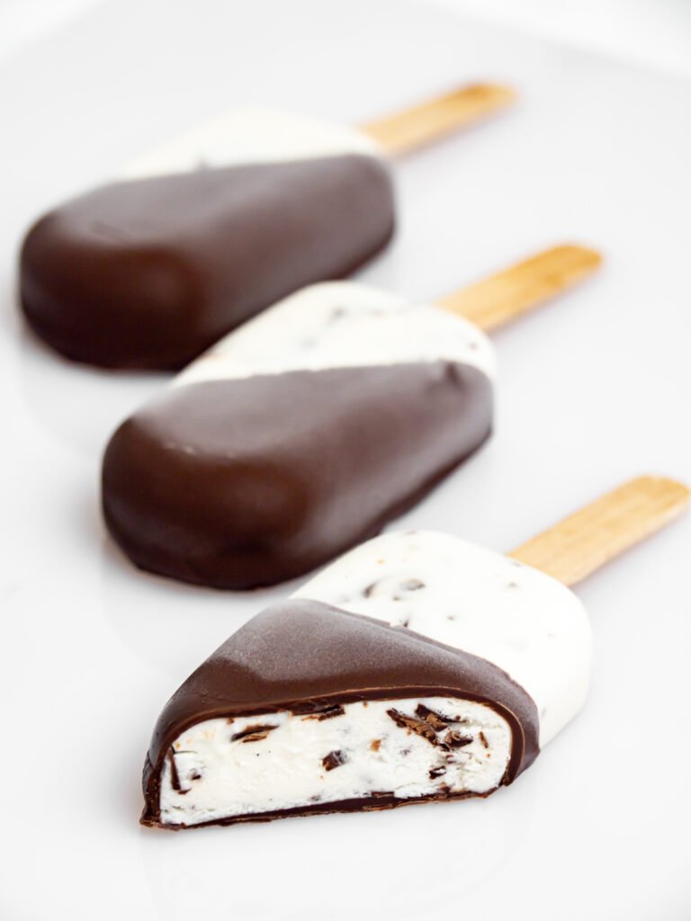 Gelato su stecco cocco stracciatella